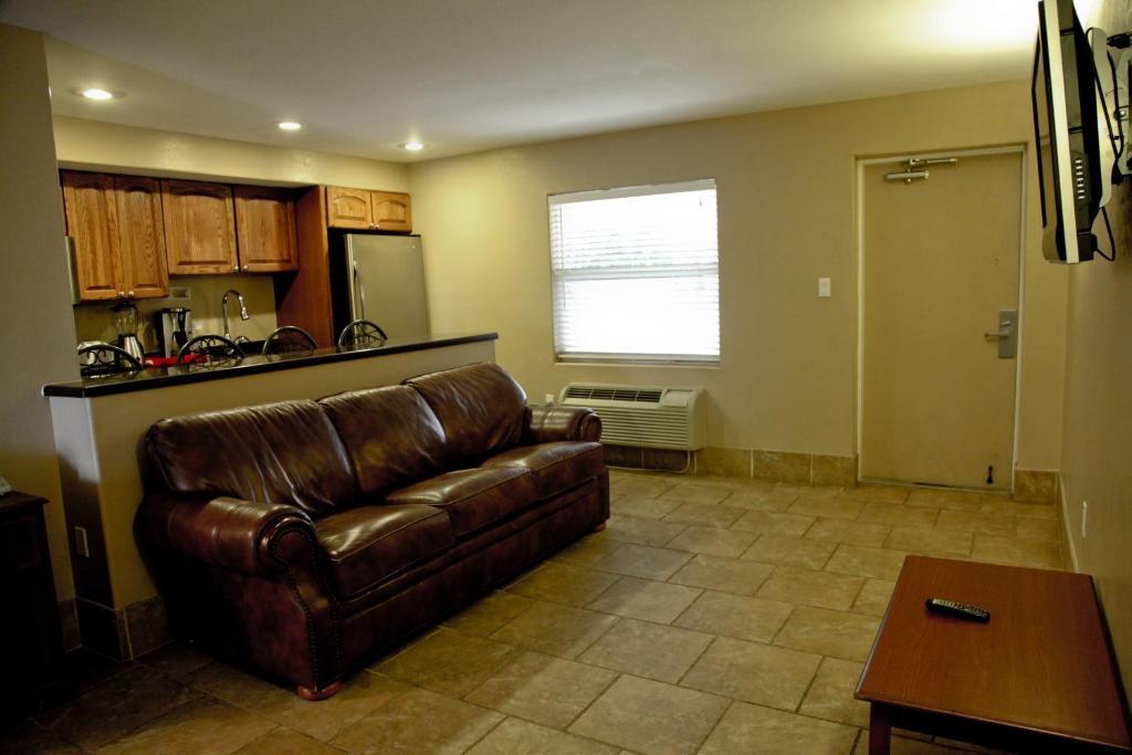Lake Grassy Inn & Suites Lake Placid Zimmer foto